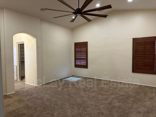 Building Photo - 1383 E Kingman Pl