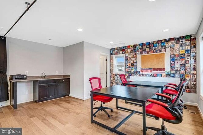 Building Photo - 12258 Sessile Commons