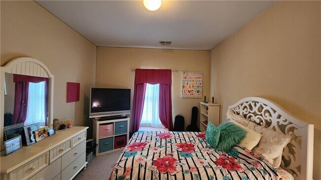 Building Photo - 1680 Sugar Ridge Dr