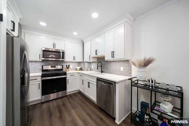 Building Photo - 141 Park Ave