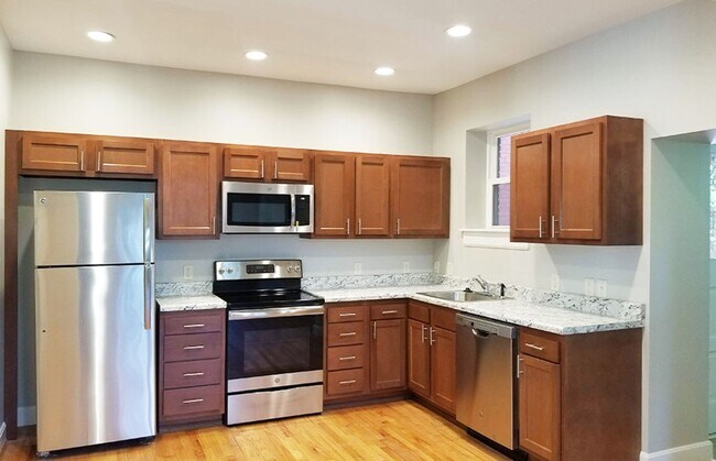 Primary Photo - 3261 Bishop St