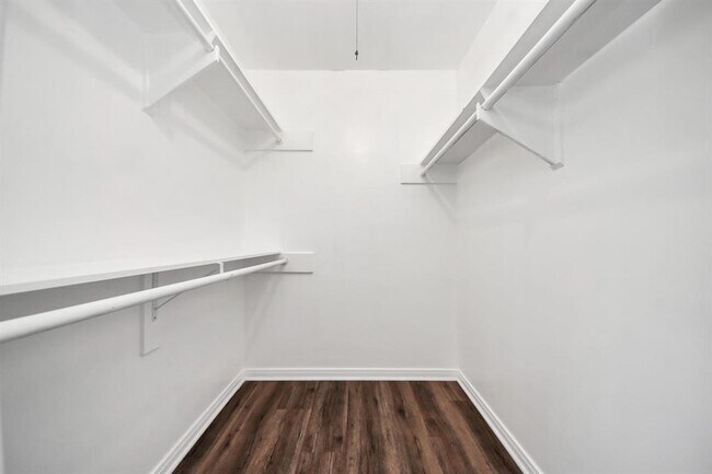 Building Photo - 10602 Raydell Dr