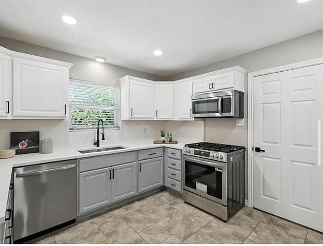 Building Photo - 3076 Walnut Hill Ln