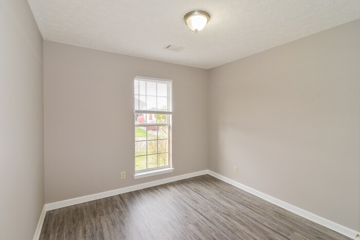 Building Photo - 120 Ridgeview Dr