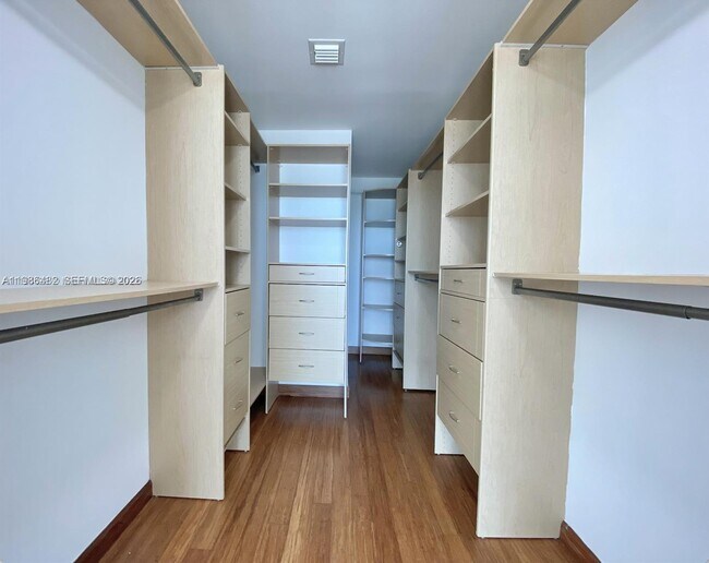 Building Photo - 888 Biscayne Blvd