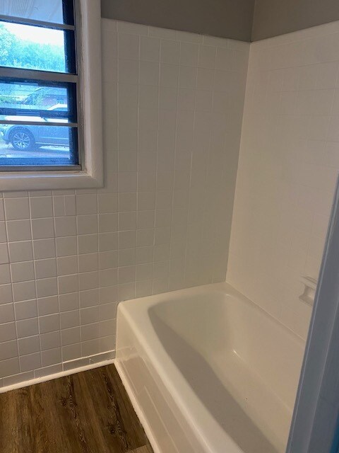 Master Bath - 1527 W Bristow Dr