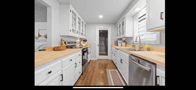 Building Photo - 746 Hemlock Ct