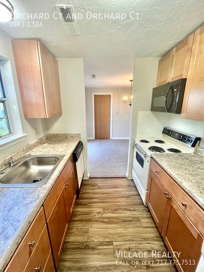 Building Photo - 402 Orchard Ct