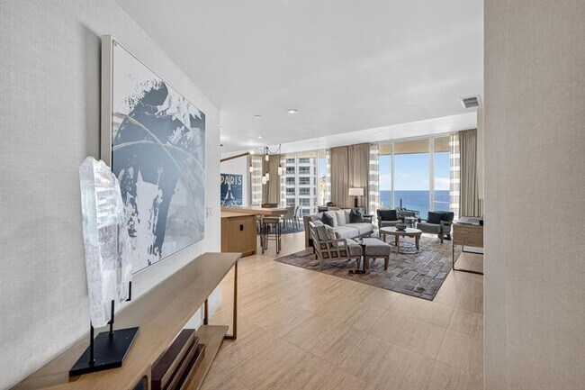Building Photo - 525 N Fort Lauderdale Beach Blvd