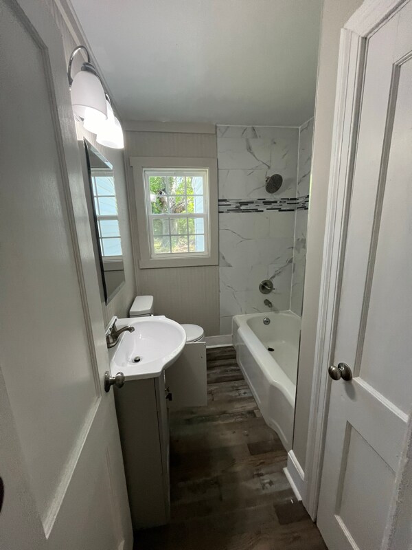 Building Photo - 1307 E Holly St