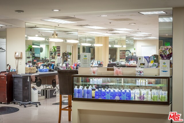 Building Photo - 4314 Marina City Dr