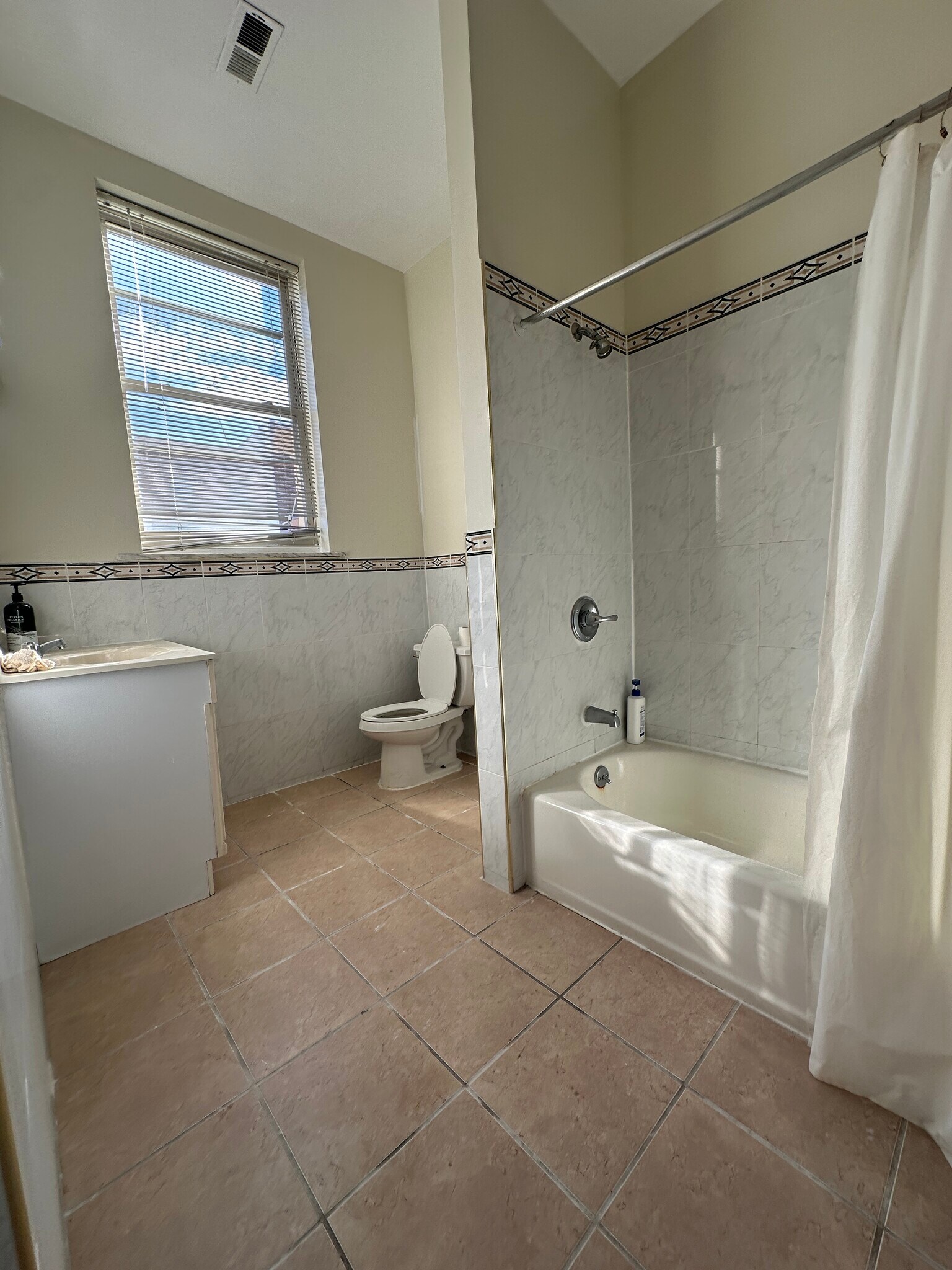 Building Photo - 721 Wharton St