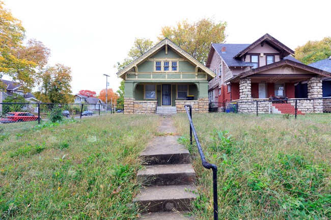Building Photo - Charming and cozy house in historic East S...