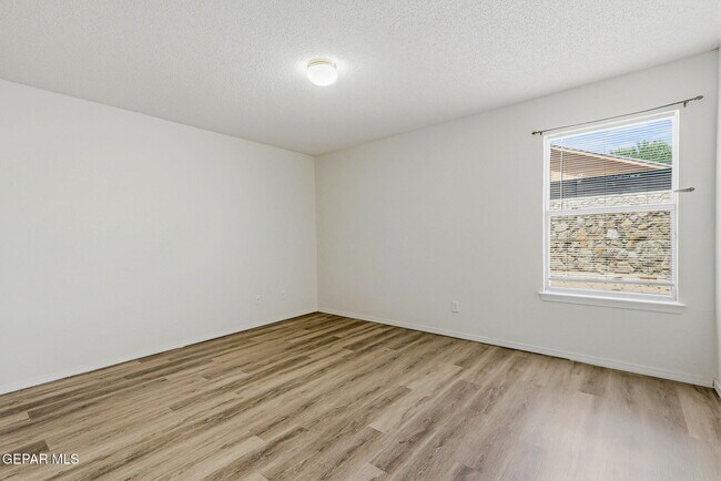 Building Photo - 7261 Sachet Cliff Dr