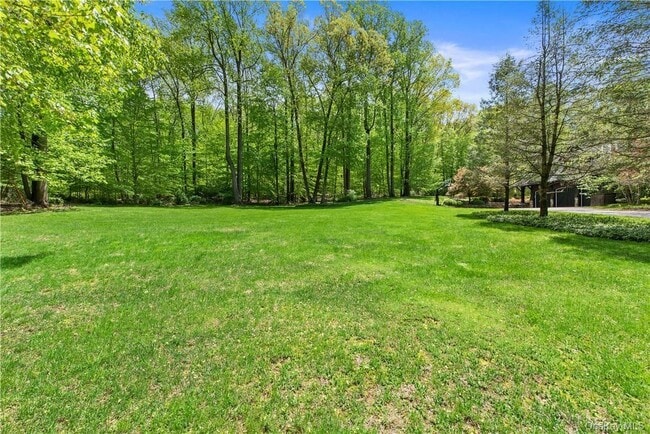 Building Photo - 8 Brady Rd