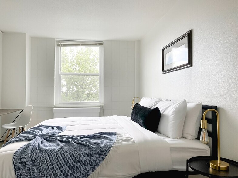 Building Photo - 2515 Burnet Ave