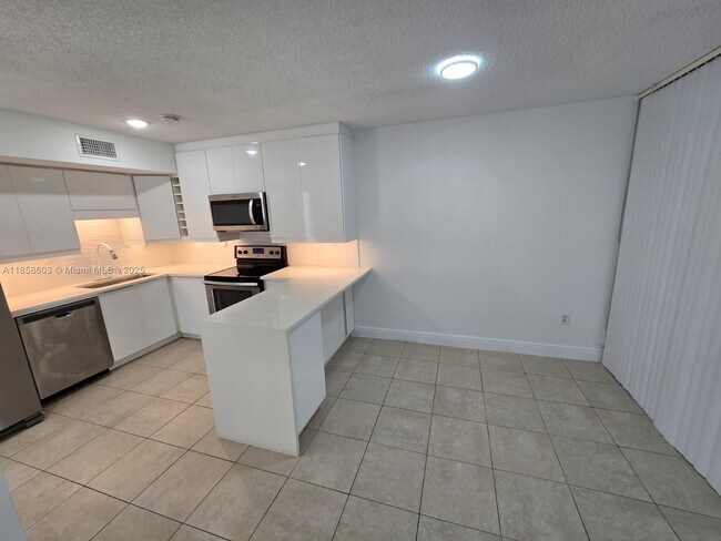 Building Photo - 12352 SW 18th Terrace