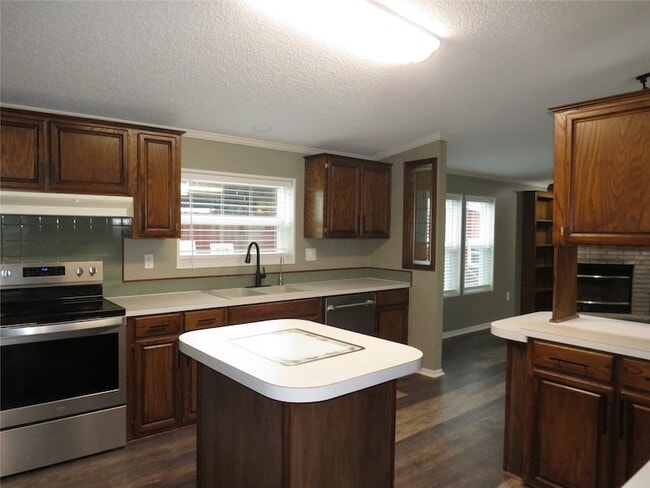 Building Photo - 2151 Crockett Rd