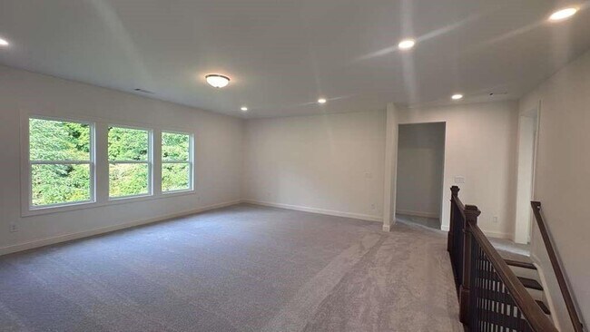 Building Photo - 5365 Travers Ln