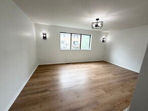 Building Photo - 7038 Knighthood Ln