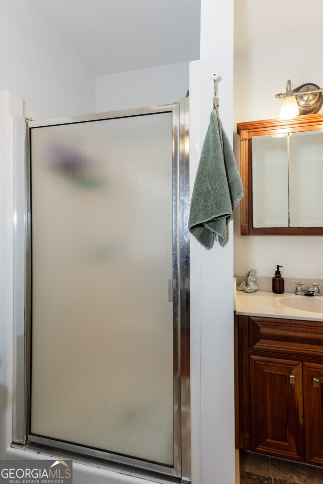 Building Photo - 1698 Temple Ave