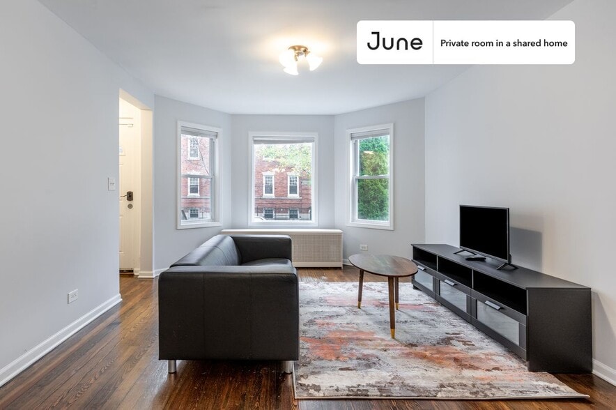 Building Photo - Room in Shared 3 bed/1 bath home