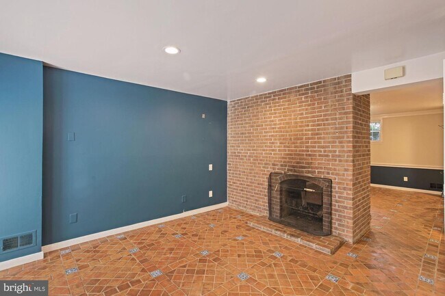 Building Photo - 1225 Michigan Ct