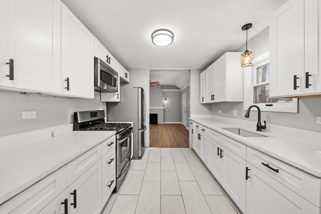 Building Photo - 2131 170th St