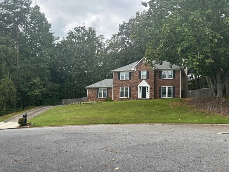Front of Home - 1930 Oak Ridge Ct