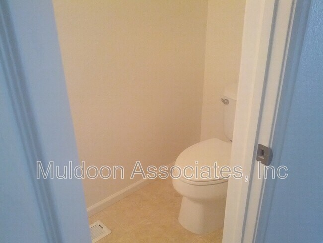 Building Photo - 2273 Falkirk Dr