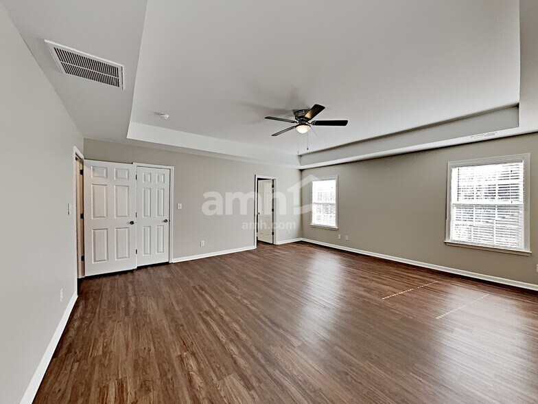 Building Photo - 222 Mott Rd