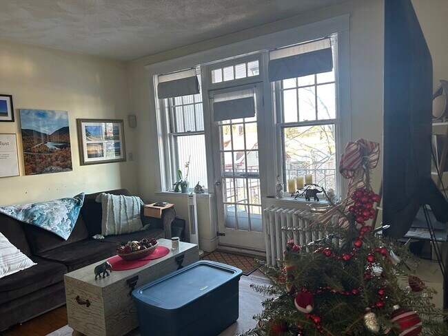 Building Photo - 2039 Commonwealth Ave