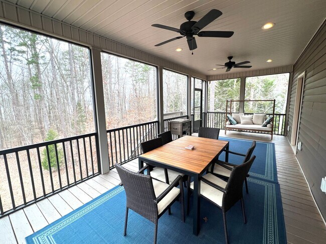 Building Photo - Furnished & All Inclusive Rental with Lake...
