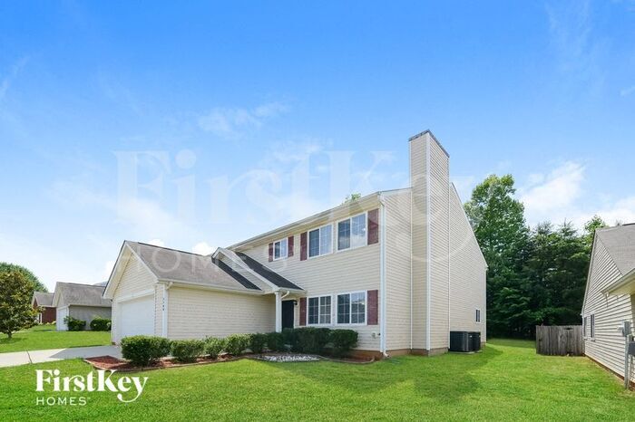 Primary Photo - 5709 Hidden Lake Dr