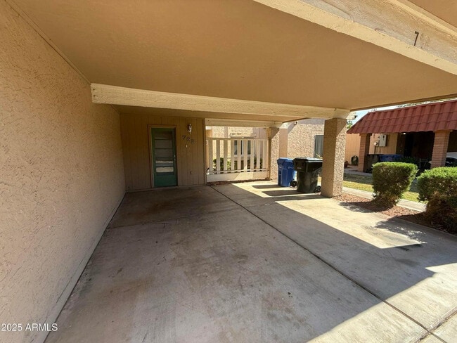 Building Photo - 708 E Colgate Dr