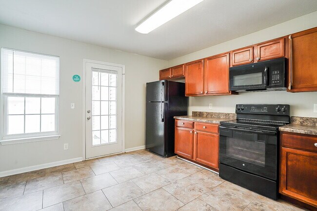 Building Photo - 8020 Logan Dr