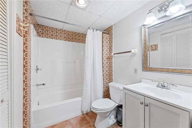 Building Photo - 908 Lenox Hill Ct NE