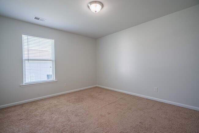 Building Photo - 135 Davila St