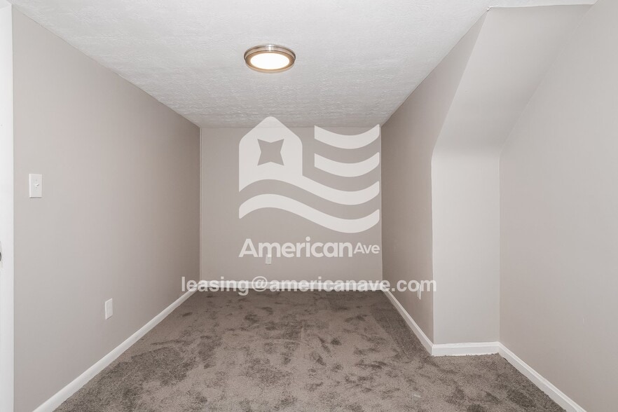 Building Photo - 3879 E 154th St