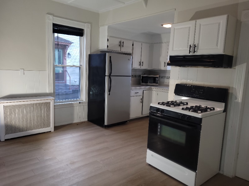 Building Photo - 37 Byron St