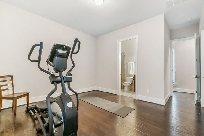 Building Photo - 139 Gildwood Pl