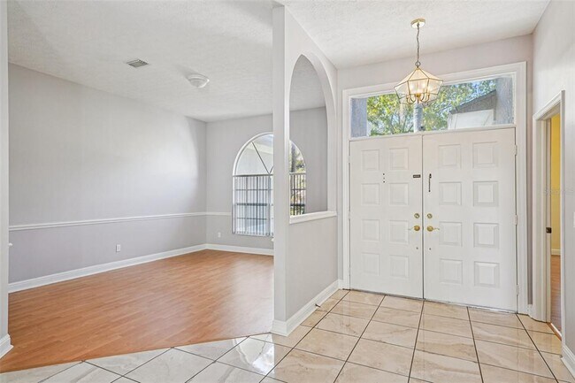 Building Photo - 918 Academy Dr