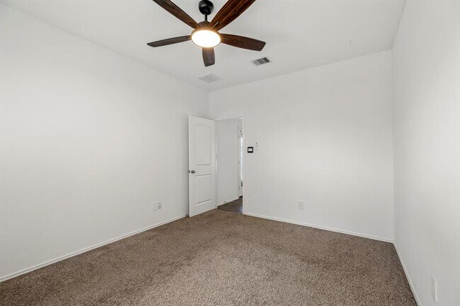 Building Photo - 5451 Tuscany Hills Ln