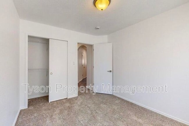 Building Photo - 1033 Desert Paintbrush Loop