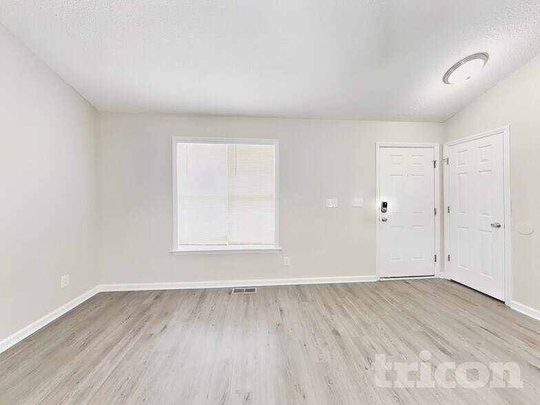 Building Photo - 105 Pinto Ln