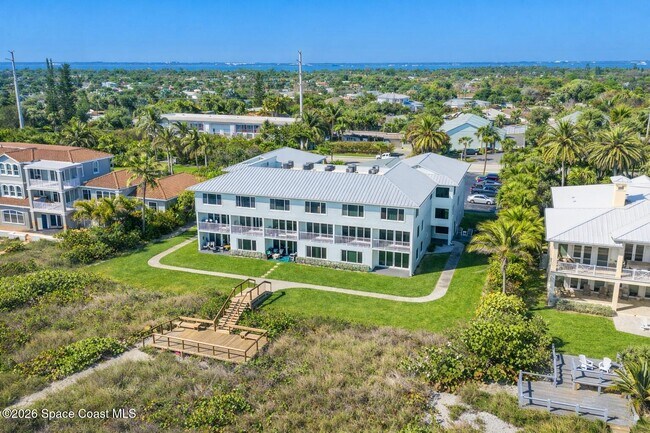 Building Photo - 1321 S Miramar Ave