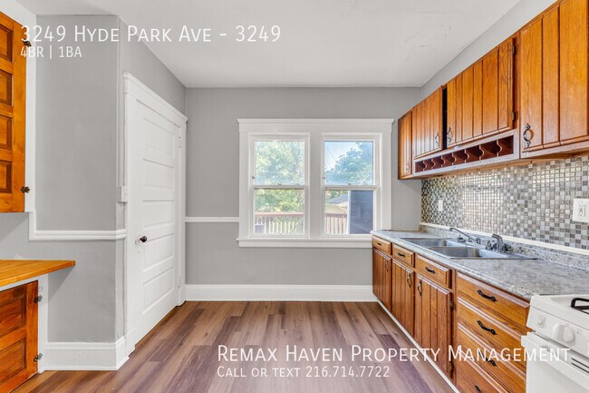 Building Photo - 3249 Hyde Park Ave