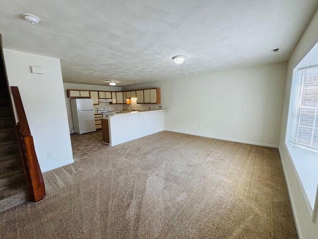 Building Photo - 840 Patrick Henry Dr