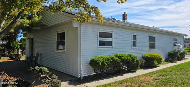 Building Photo - 90 Rodhos St