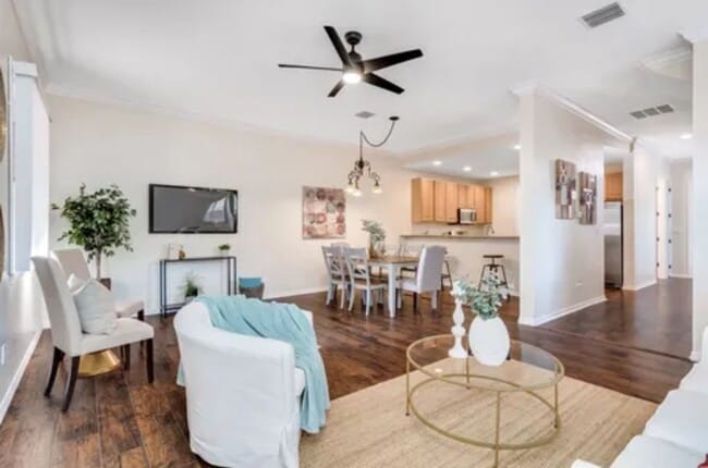Building Photo - 3/2.5 Mediterranean Style Townhome